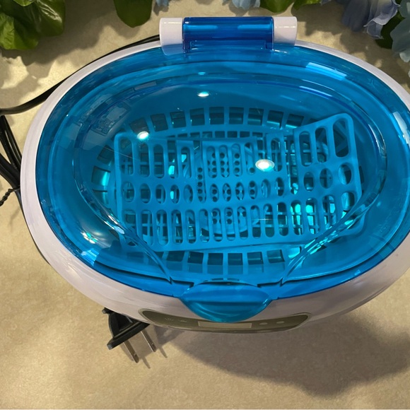 Ultrasonic Jewelry/Other Items Cleaner by Kesslers - Picture 2 of 7